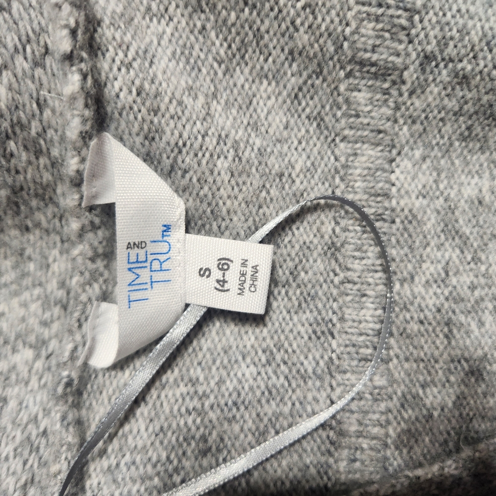 Time and Tru Gray Sweater